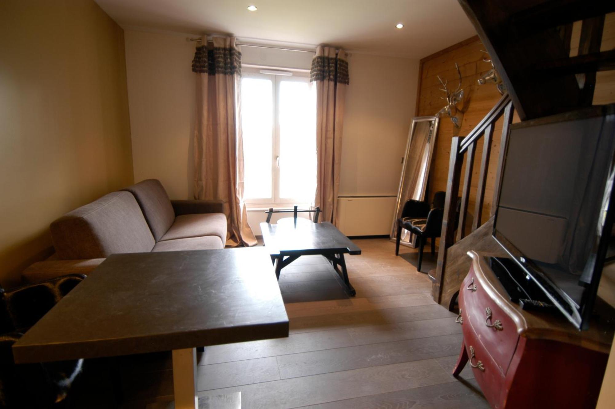 Auberge De Maison Rouge Vétraz-Monthoux Exteriör bild