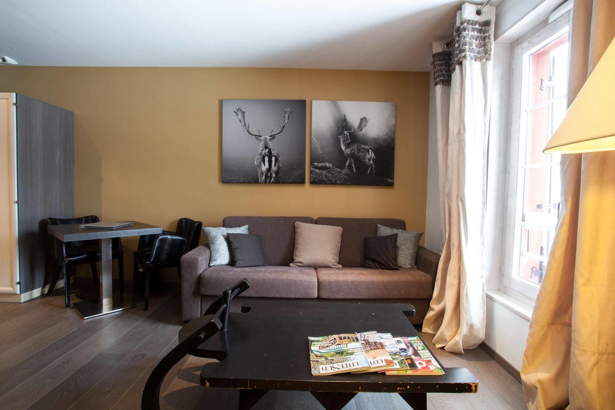 Auberge De Maison Rouge Vétraz-Monthoux Exteriör bild
