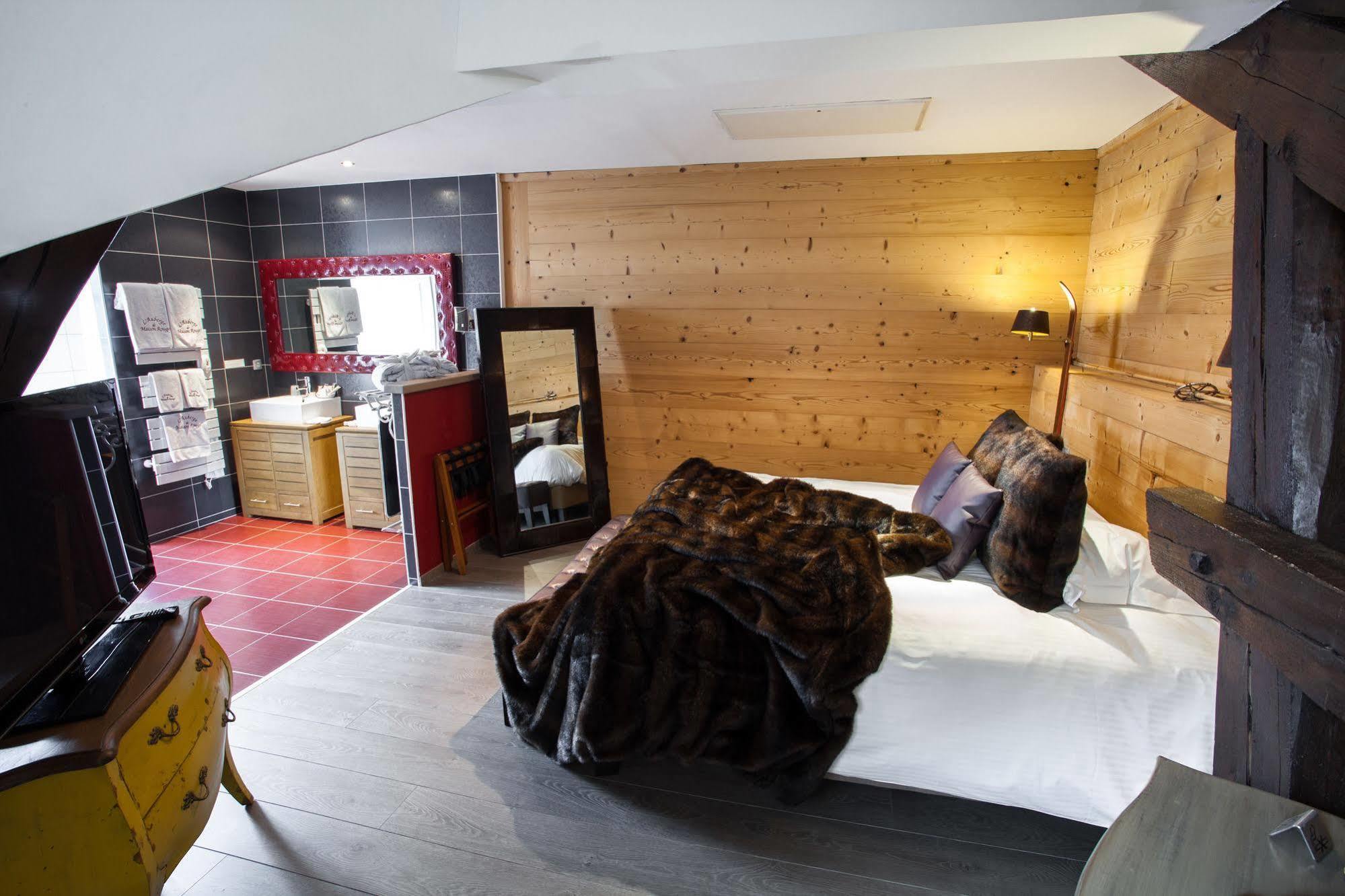 Auberge De Maison Rouge Vétraz-Monthoux Exteriör bild