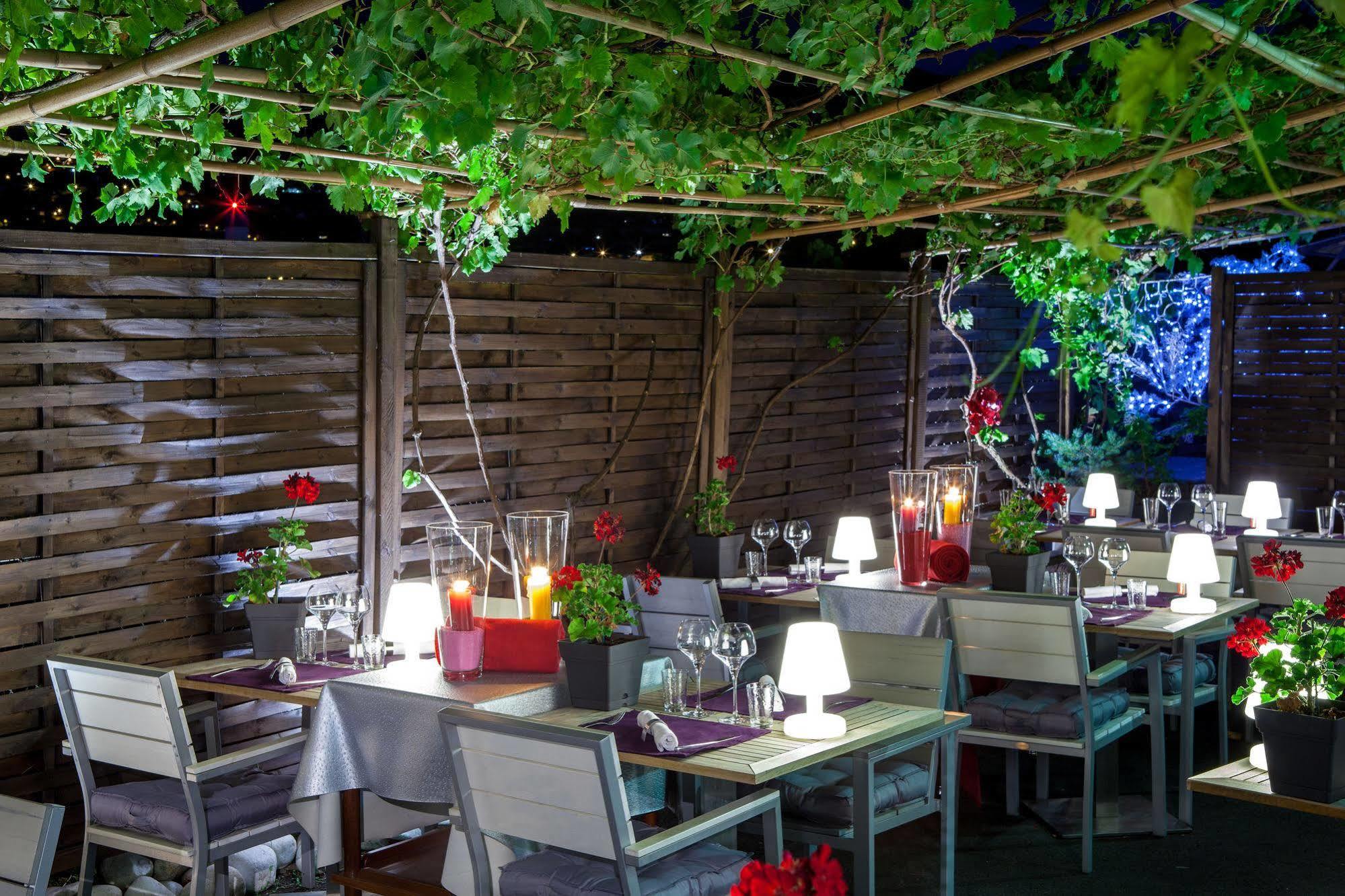 Auberge De Maison Rouge Vétraz-Monthoux Exteriör bild