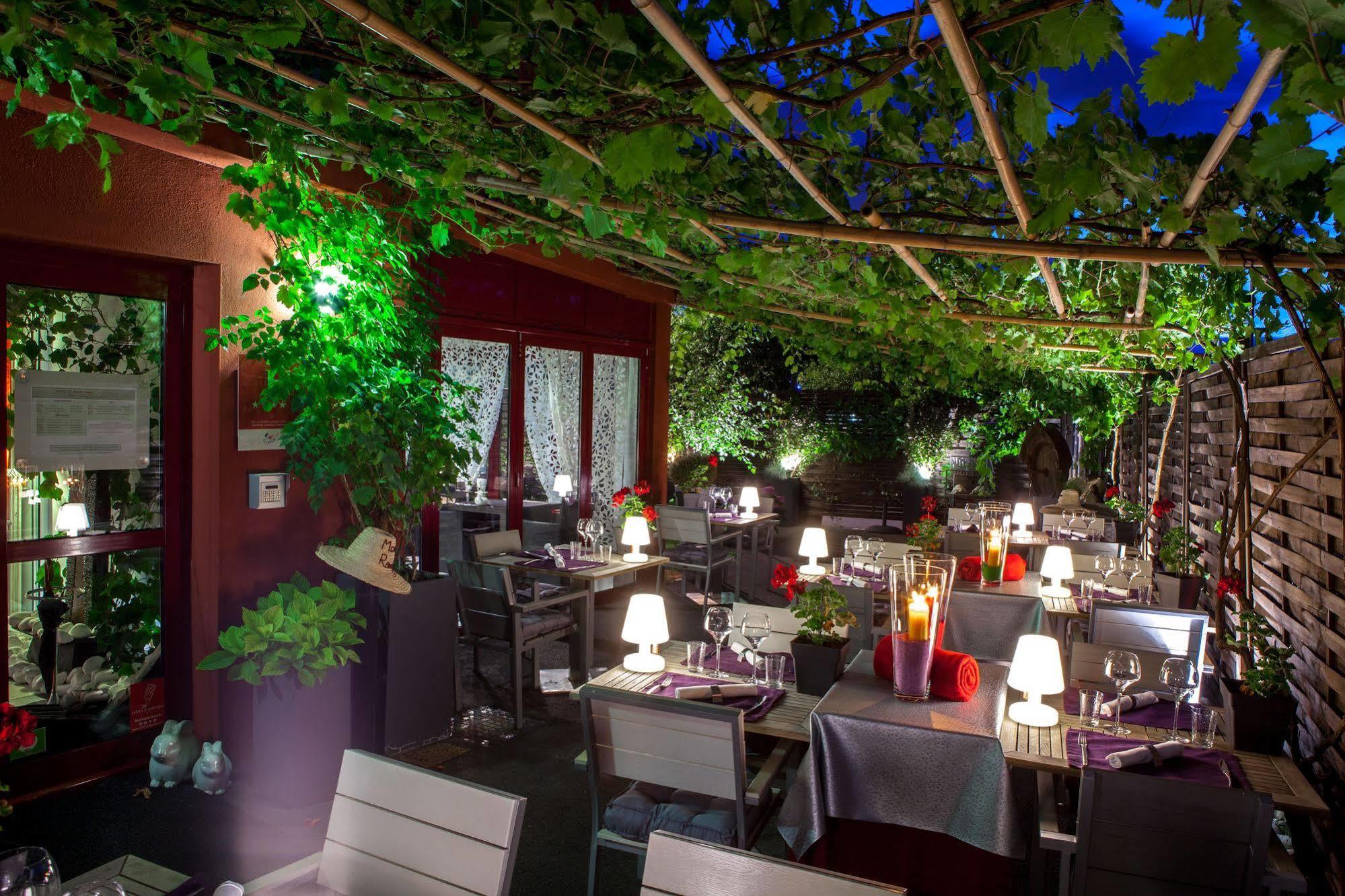 Auberge De Maison Rouge Vétraz-Monthoux Exteriör bild
